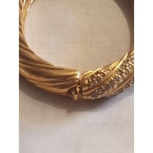 Vintage  Swarovski Gold Tone HINGED RHINESTONE BANGLE